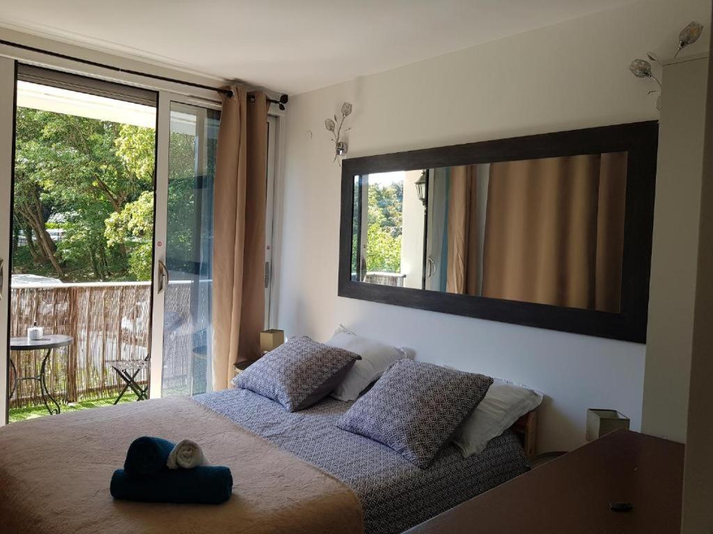 Chez Lisa & Olivier 40 Min 15 Min Paris Orly Airport Homestay *